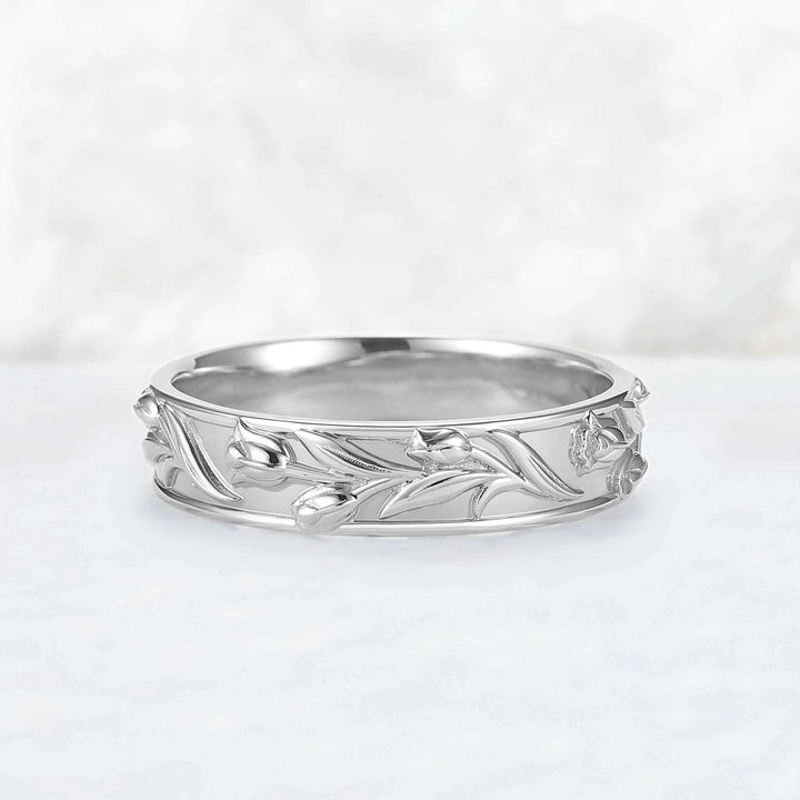 Tulip Inspired Pear Cut Moissanite with Moon Couple Ring